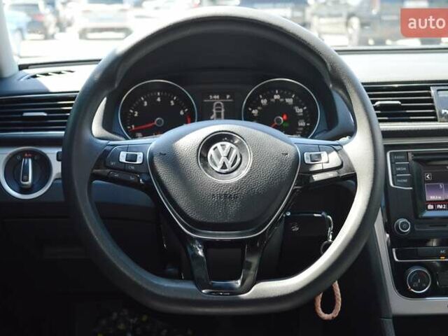 Красный Фольксваген Пассат, объемом двигателя 2 л и пробегом 170 тыс. км за 12900 $, фото 34 на Automoto.ua