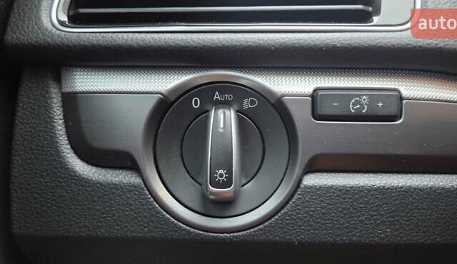 Красный Фольксваген Пассат, объемом двигателя 1.98 л и пробегом 175 тыс. км за 14499 $, фото 28 на Automoto.ua