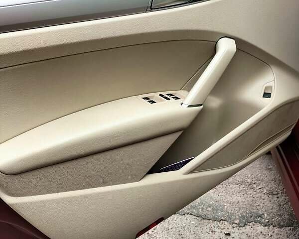 Красный Фольксваген Пассат, объемом двигателя 1.98 л и пробегом 84 тыс. км за 11850 $, фото 15 на Automoto.ua