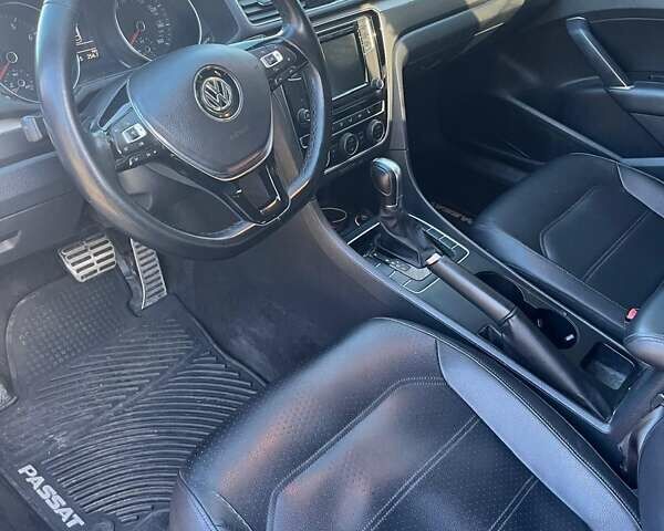 Червоний Фольксваген Пассат, об'ємом двигуна 2 л та пробігом 145 тис. км за 13100 $, фото 8 на Automoto.ua