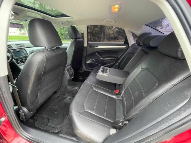 Красный Фольксваген Пассат, объемом двигателя 2 л и пробегом 33 тыс. км за 8700 $, фото 11 на Automoto.ua