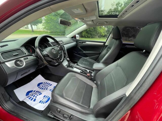 Красный Фольксваген Пассат, объемом двигателя 2 л и пробегом 33 тыс. км за 8700 $, фото 9 на Automoto.ua