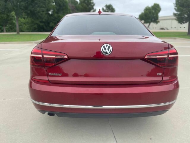 Красный Фольксваген Пассат, объемом двигателя 2 л и пробегом 33 тыс. км за 8700 $, фото 5 на Automoto.ua