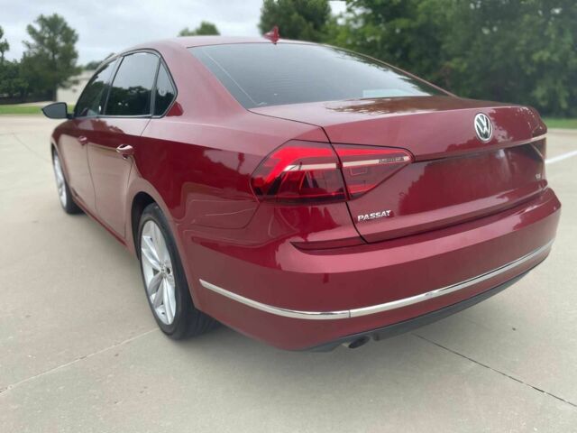 Красный Фольксваген Пассат, объемом двигателя 2 л и пробегом 33 тыс. км за 8700 $, фото 4 на Automoto.ua