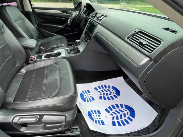 Красный Фольксваген Пассат, объемом двигателя 2 л и пробегом 33 тыс. км за 8700 $, фото 8 на Automoto.ua