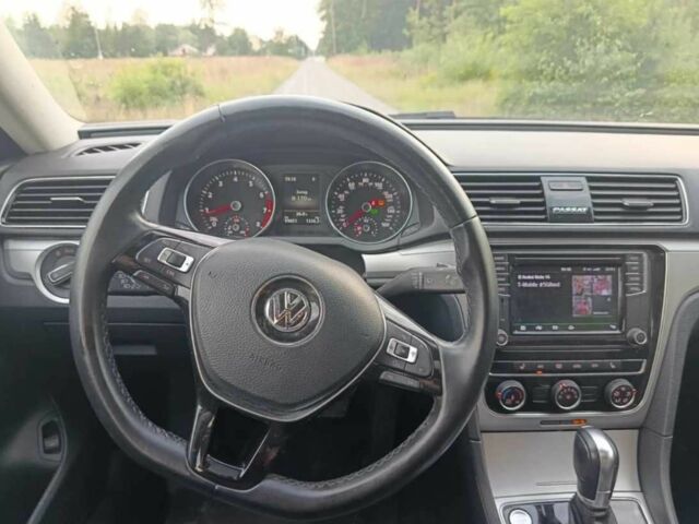 Красный Фольксваген Пассат, объемом двигателя 2 л и пробегом 56 тыс. км за 10250 $, фото 11 на Automoto.ua