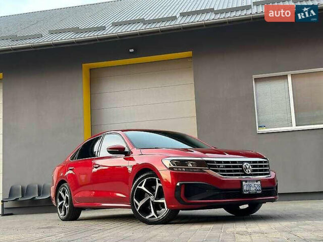 Красный Фольксваген Пассат, объемом двигателя 1.98 л и пробегом 95 тыс. км за 19900 $, фото 1 на Automoto.ua