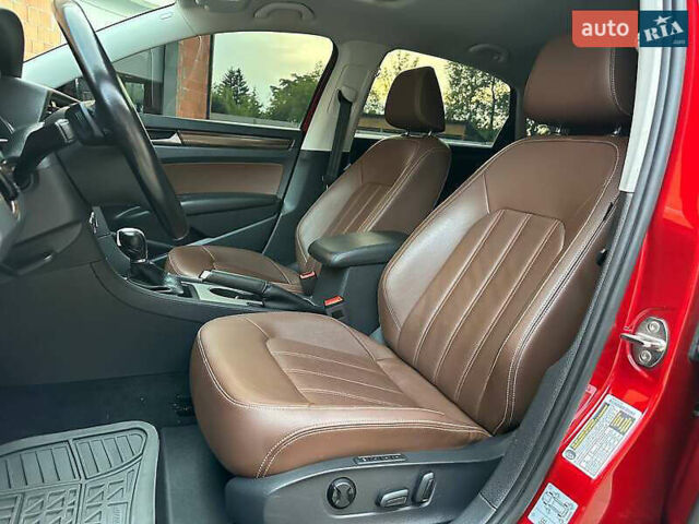 Красный Фольксваген Пассат, объемом двигателя 1.98 л и пробегом 95 тыс. км за 19900 $, фото 12 на Automoto.ua