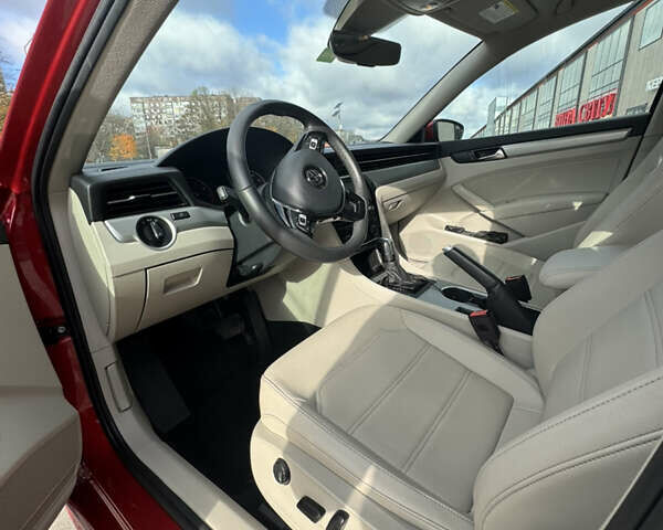 Красный Фольксваген Пассат, объемом двигателя 1.98 л и пробегом 70 тыс. км за 22800 $, фото 10 на Automoto.ua