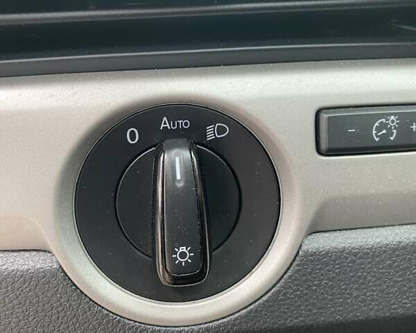 Красный Фольксваген Пассат, объемом двигателя 1.98 л и пробегом 81 тыс. км за 16800 $, фото 43 на Automoto.ua