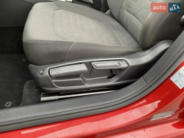 Красный Фольксваген Пассат, объемом двигателя 1.98 л и пробегом 81 тыс. км за 16800 $, фото 44 на Automoto.ua