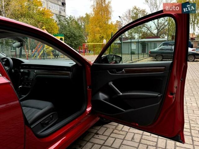 Фольксваген Пассат 2021 у Ромнах на Automoto.ua Червоний Фольксваген Пассат, об'ємом двигуна 1.98 л та пробігом 43 тис. км за 21600 $, фото 17 на Automoto.ua