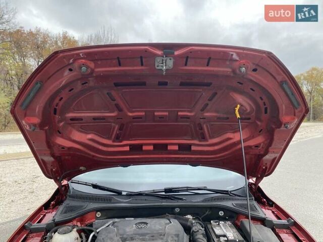 Красный Фольксваген Пассат, объемом двигателя 1.98 л и пробегом 81 тыс. км за 16800 $, фото 77 на Automoto.ua