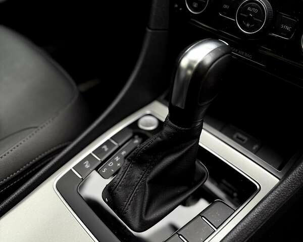 Фольксваген Пассат 2021 у Ромнах на Automoto.ua Червоний Фольксваген Пассат, об'ємом двигуна 1.98 л та пробігом 43 тис. км за 21600 $, фото 25 на Automoto.ua