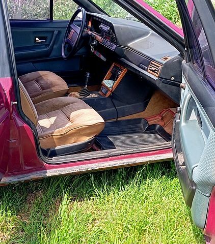 Красный Фольксваген Пассат, объемом двигателя 1.6 л и пробегом 228 тыс. км за 1850 $, фото 5 на Automoto.ua