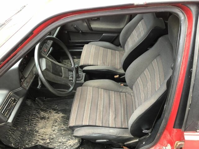 Червоний Фольксваген Пассат, об'ємом двигуна 1.8 л та пробігом 190 тис. км за 1600 $, фото 6 на Automoto.ua