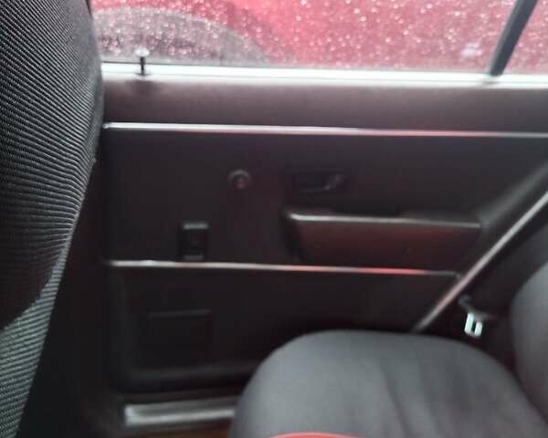 Красный Фольксваген Пассат, объемом двигателя 1.6 л и пробегом 454 тыс. км за 3199 $, фото 13 на Automoto.ua