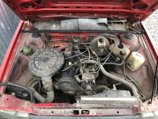 Червоний Фольксваген Пассат, об'ємом двигуна 1.8 л та пробігом 190 тис. км за 1600 $, фото 7 на Automoto.ua