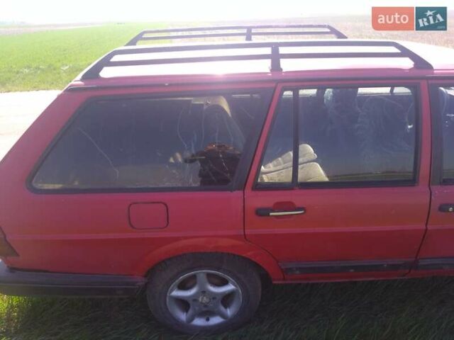 Красный Фольксваген Пассат, объемом двигателя 1.6 л и пробегом 400 тыс. км за 458 $, фото 5 на Automoto.ua