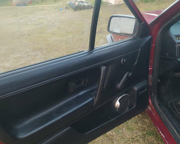 Червоний Фольксваген Пассат, об'ємом двигуна 1.6 л та пробігом 999 тис. км за 1650 $, фото 2 на Automoto.ua