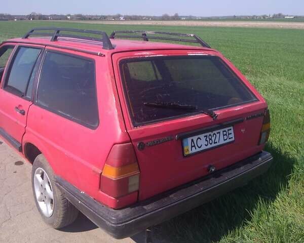 Красный Фольксваген Пассат, объемом двигателя 1.6 л и пробегом 400 тыс. км за 458 $, фото 7 на Automoto.ua