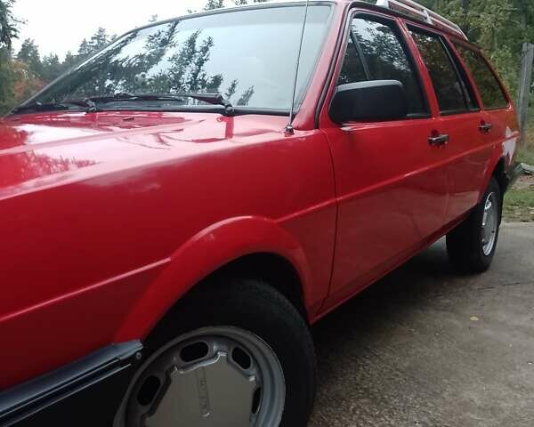 Красный Фольксваген Пассат, объемом двигателя 1.6 л и пробегом 333 тыс. км за 2300 $, фото 3 на Automoto.ua