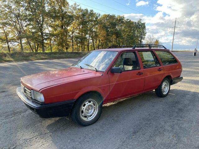 Красный Фольксваген Пассат, объемом двигателя 1.6 л и пробегом 3 тыс. км за 650 $, фото 3 на Automoto.ua