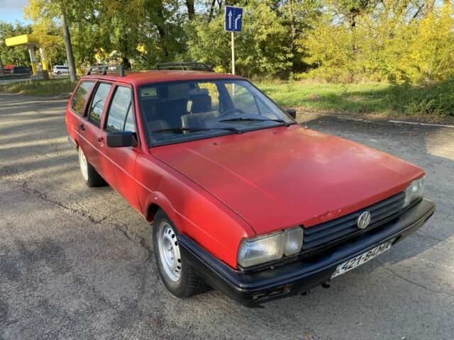 Красный Фольксваген Пассат, объемом двигателя 1.6 л и пробегом 3 тыс. км за 650 $, фото 2 на Automoto.ua