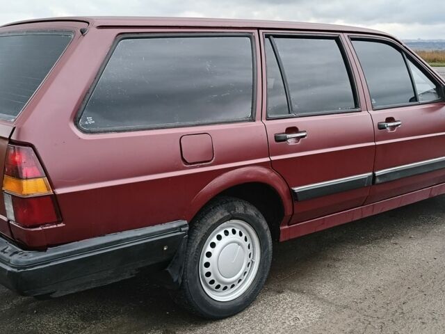 Червоний Фольксваген Пассат, об'ємом двигуна 1.6 л та пробігом 354 тис. км за 1499 $, фото 5 на Automoto.ua