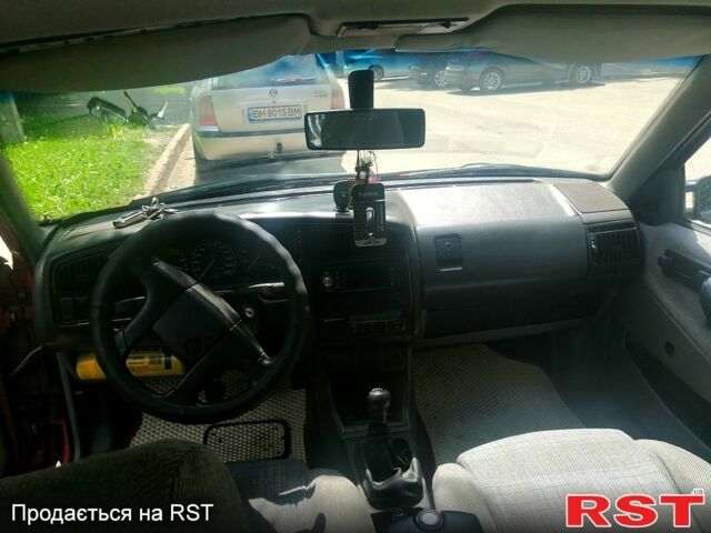 Красный Фольксваген Пассат, объемом двигателя 1.8 л и пробегом 413 тыс. км за 3200 $, фото 1 на Automoto.ua