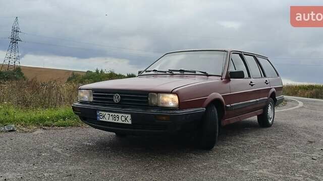 Красный Фольксваген Пассат, объемом двигателя 1.6 л и пробегом 345 тыс. км за 1499 $, фото 1 на Automoto.ua