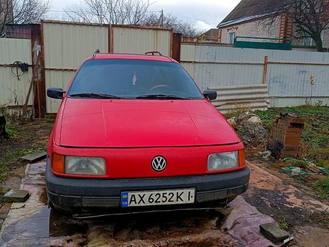 Червоний Фольксваген Пассат, об'ємом двигуна 1.8 л та пробігом 340 тис. км за 1800 $, фото 1 на Automoto.ua