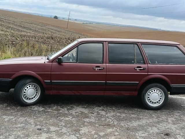 Червоний Фольксваген Пассат, об'ємом двигуна 1.6 л та пробігом 354 тис. км за 1499 $, фото 10 на Automoto.ua