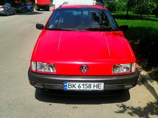 Красный Фольксваген Пассат, объемом двигателя 1.8 л и пробегом 413 тыс. км за 3200 $, фото 6 на Automoto.ua