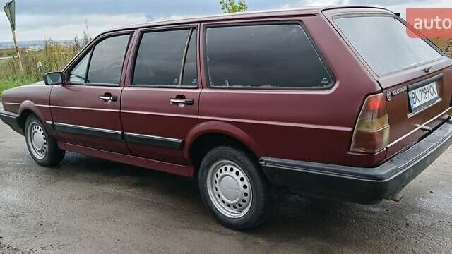 Красный Фольксваген Пассат, объемом двигателя 1.6 л и пробегом 345 тыс. км за 1499 $, фото 5 на Automoto.ua