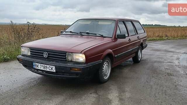 Красный Фольксваген Пассат, объемом двигателя 1.6 л и пробегом 345 тыс. км за 1499 $, фото 4 на Automoto.ua