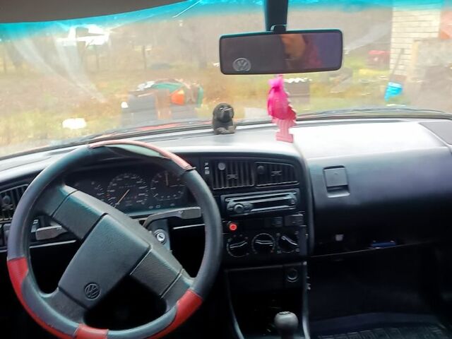 Червоний Фольксваген Пассат, об'ємом двигуна 1.8 л та пробігом 340 тис. км за 1800 $, фото 3 на Automoto.ua