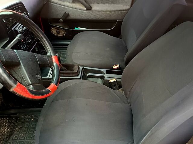 Червоний Фольксваген Пассат, об'ємом двигуна 1.8 л та пробігом 340 тис. км за 1800 $, фото 7 на Automoto.ua