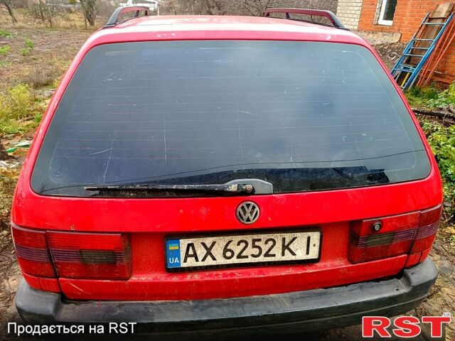 Червоний Фольксваген Пассат, об'ємом двигуна 1.8 л та пробігом 340 тис. км за 1800 $, фото 4 на Automoto.ua