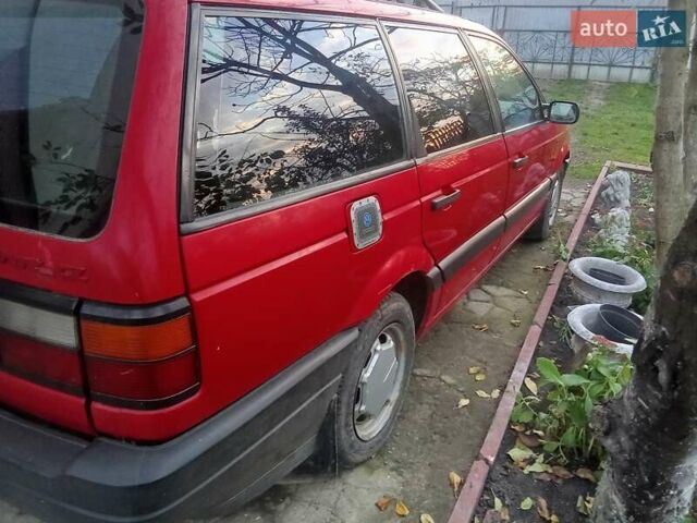 Красный Фольксваген Пассат, объемом двигателя 1.6 л и пробегом 258 тыс. км за 1150 $, фото 3 на Automoto.ua