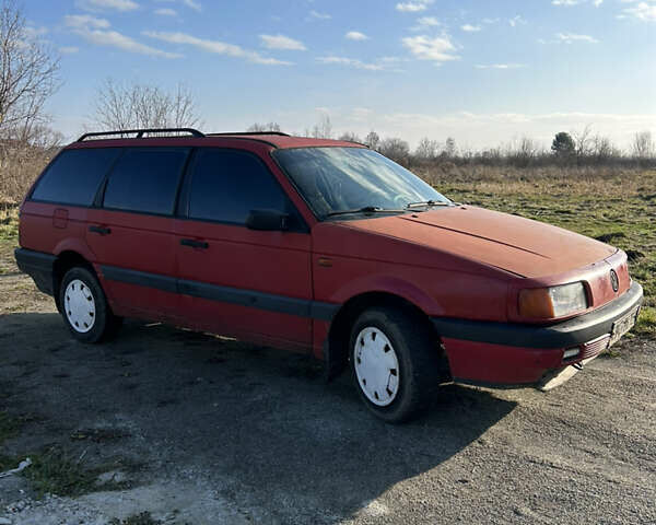 Красный Фольксваген Пассат, объемом двигателя 1.8 л и пробегом 430 тыс. км за 900 $, фото 3 на Automoto.ua