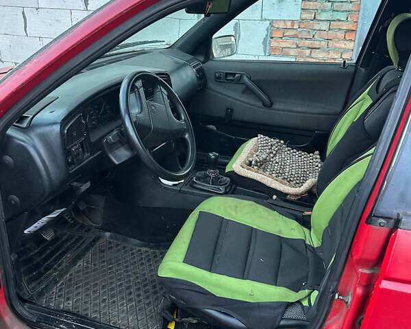 Красный Фольксваген Пассат, объемом двигателя 1.6 л и пробегом 600 тыс. км за 1100 $, фото 6 на Automoto.ua