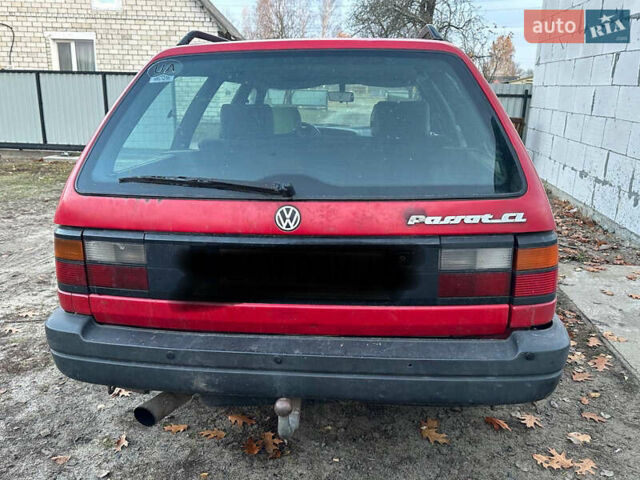 Красный Фольксваген Пассат, объемом двигателя 1.6 л и пробегом 600 тыс. км за 1100 $, фото 3 на Automoto.ua