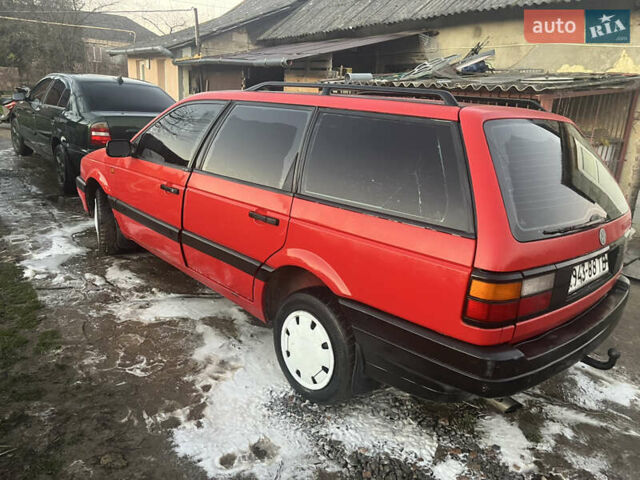 Красный Фольксваген Пассат, объемом двигателя 1.8 л и пробегом 200 тыс. км за 1250 $, фото 2 на Automoto.ua