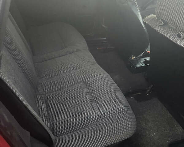 Красный Фольксваген Пассат, объемом двигателя 1.8 л и пробегом 200 тыс. км за 1250 $, фото 7 на Automoto.ua