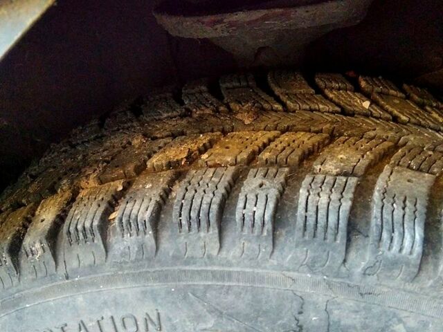 Червоний Фольксваген Пассат, об'ємом двигуна 1.8 л та пробігом 300 тис. км за 500 $, фото 5 на Automoto.ua