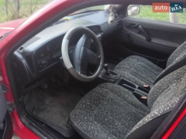 Красный Фольксваген Пассат, объемом двигателя 1.6 л и пробегом 258 тыс. км за 1150 $, фото 7 на Automoto.ua