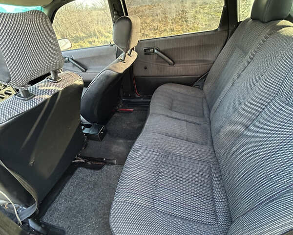 Красный Фольксваген Пассат, объемом двигателя 1.8 л и пробегом 430 тыс. км за 900 $, фото 9 на Automoto.ua