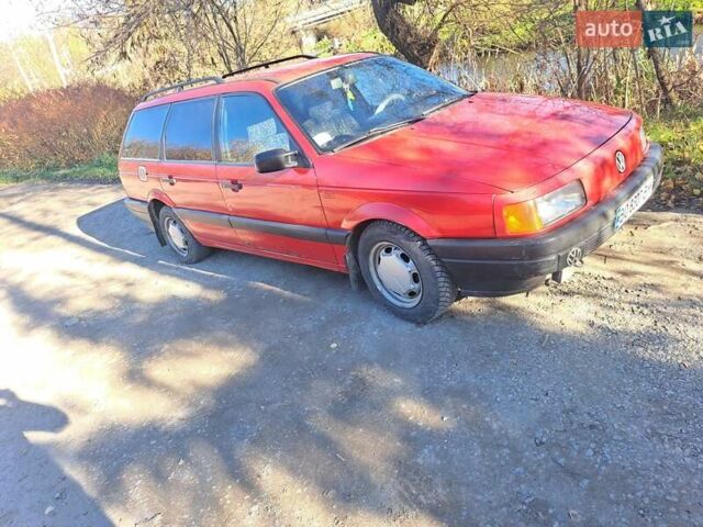 Червоний Фольксваген Пассат, об'ємом двигуна 1.6 л та пробігом 222 тис. км за 950 $, фото 1 на Automoto.ua