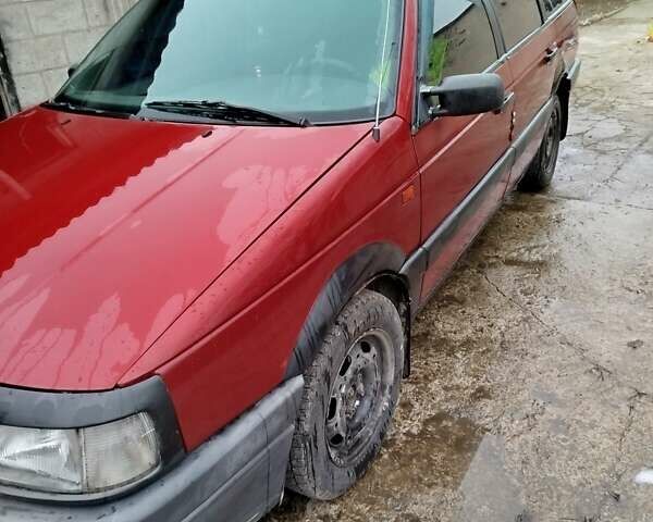 Красный Фольксваген Пассат, объемом двигателя 2 л и пробегом 440 тыс. км за 1900 $, фото 11 на Automoto.ua